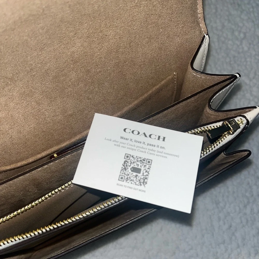 Authentic Coach Cream Floral Crossbody Bag with Gold Chain - Picture 7 of 12